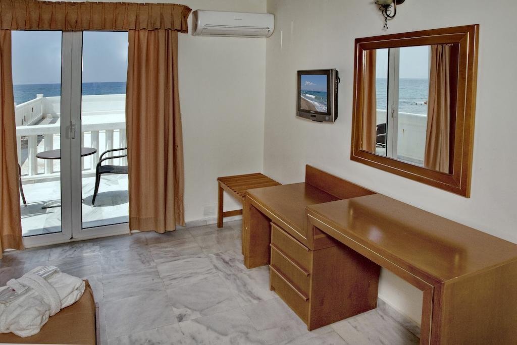 Jo An Beach Hotel Adelianos Kampos Zewnętrze zdjęcie