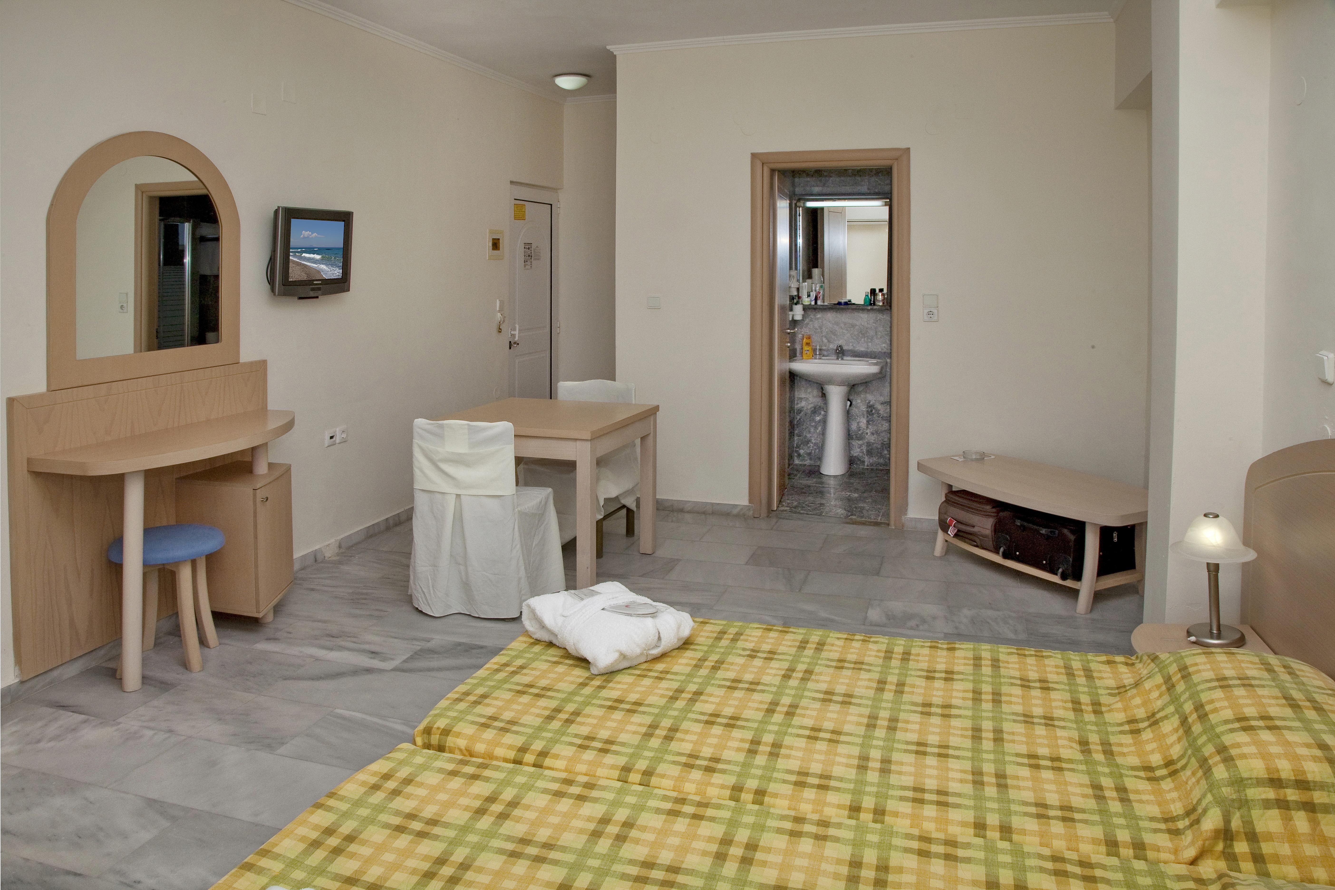 Jo An Beach Hotel Adelianos Kampos Zewnętrze zdjęcie